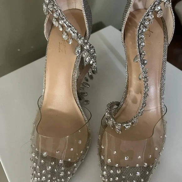 Silver Crystal-Embellished Women’s Pointed Toe Heels - Picture 2 of 7